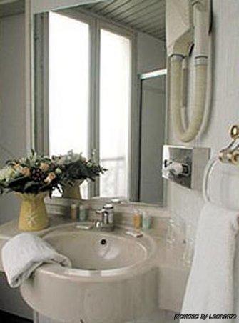 Hotel Trinité Haussmann Parigi